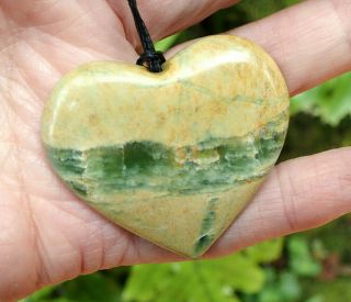 Hand Carved Nz Maori Pounamu Greenstone Rare Gold Picture Jade Heart Necklace