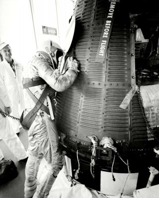 Alan Shepard Mercury Astronaut Examines Freedom 7 - 8x10 Nasa Photo (aa - 275)