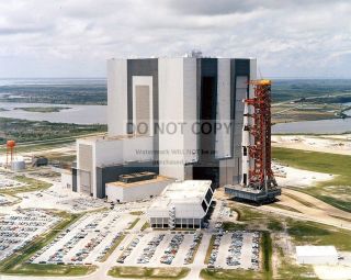 Apollo 11 Saturn V Rolls Out Of Vehicle Assembly Bldg - 8x10 Nasa Photo (bb - 742)