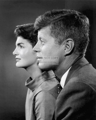 Senator John F.  Kennedy With Jacqueline In 1957 - 8x10 Photo (op - 618)