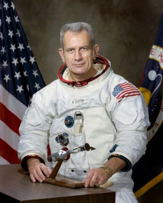 Donald " Deke " Slayton Apollo/soyuz Astronaut - 8x10 Nasa Photo (ep - 691)