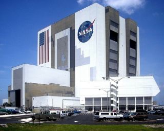 Nasa Vehicle Assembly Building (vab) At Kennedy Space Center 8x10 Photo (zz - 066)