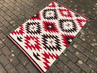 Antique Navajo Rug With Repeating Chevrons - Wools & Colors - Fine Blanket