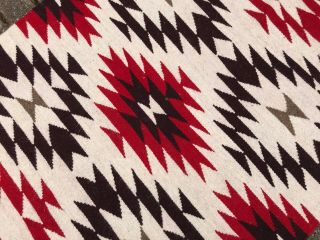 ANTIQUE NAVAJO RUG WITH REPEATING CHEVRONS - WOOLS & COLORS - FINE BLANKET 3