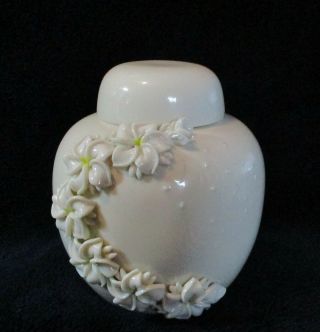 Hawaii Signed Dorothy Okumoto Porcelain Ginger Jar Vase Plumeria 5 1/2 " Tall