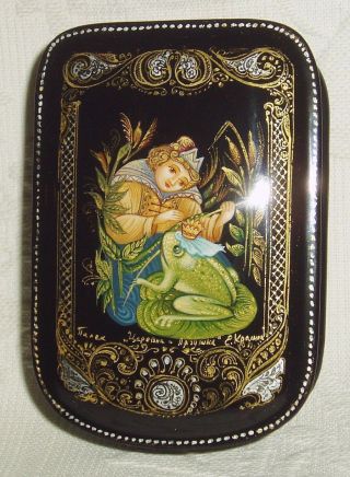 Russian Small Lacquer Box Palekh Frog Princess Fairy Tale Miniature Hand Painted