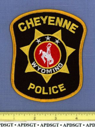 Cheyenne (gold Border) Wyoming Sheriff Police Patch Rodeo Cowboy Wild Horse