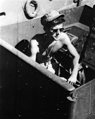 8x10 Photo: Future President Lt.  John F.  Kennedy Aboard The Pt - 109 - - 1943