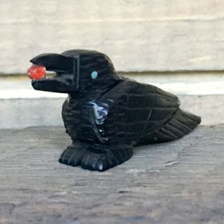 Zuni Fetish - Native American - Zuni Animal Carving - Black Raven w/Berry - E.  Mackel 3
