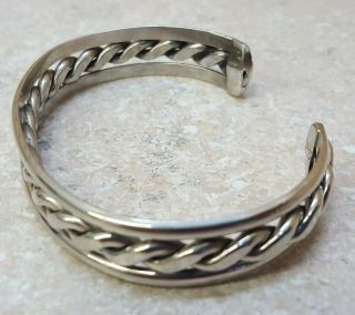 SIGNED HAND CRAFTED SILVER NAVAJO NATIVE AMERICAN INDIAN BRACELET CUFF 2