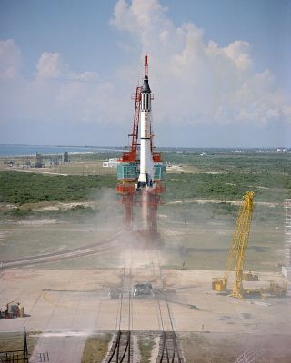 Alan Shepard Launch Of Mercury Astronaut In Freedom 7 - 8x10 Nasa Photo (ep - 176)