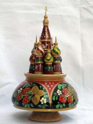SAINT BASIL’S CATHEDRAL MUSICAL BOX Hand Carved Hand Painted Signed 2