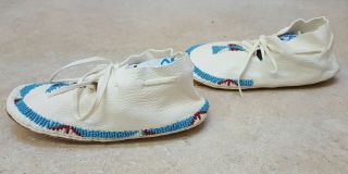 HANDCRAFTED BLUE BEADED WHITE BUCKSKIN NATIVE AMERICAN INDIAN KIDS MOCCASINS 3