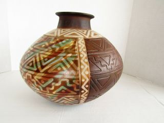Chulucanas Peru Art Pottery Red Clay Terra Cotta 9.  5 " Vase Signed Santodio Paz