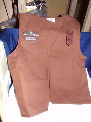 Girl Scouts - Medium Brownie Girl Scout Vest W/ Council Id Iowa & Tab