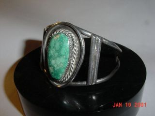 VINTAGE NAVAJO INDIAN TURQUOISE AND SILVER BRACELET WITH LARGE STONE 2