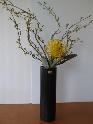 Japanese Ikebana Vase 11.  5 