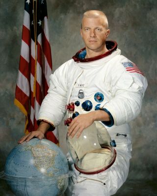 Astronaut Paul Weitz - 8x10 Nasa Photo (zz - 910)