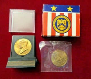 President John F Kennedy Jfk Bronze Inaugural Coin 1961 Plus Whitehouse Coin