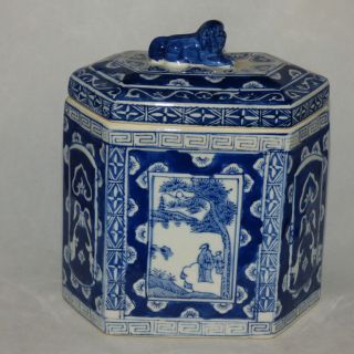 Vintage Chinese Porcelain Hexagon Box W/lid Blue & White Design Foo Dog Handle
