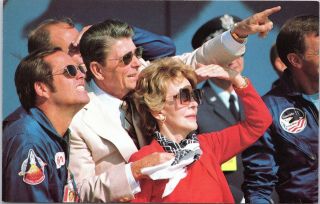 President Ronald Reagan Nancy Reagan Watching Columbia Postcard