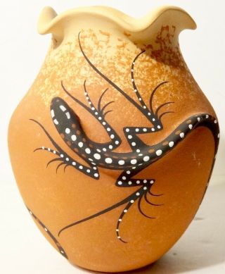 Zuni Pueblo Native American Art Pottery Vase Lizards Signed Deldrick Cellicion