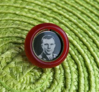 1961 Very Rare East - 1 Yuri Gagarin Soviet Space Hero Photograph Brooch Pin Badge