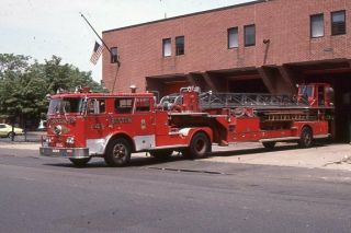 Boston Ma Ladder 4 1976 Seagrave 100 