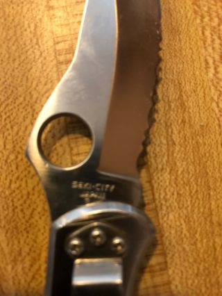 Spyderco G - 2 Stainless Folding Knife.  Seki - City Serrated Blade