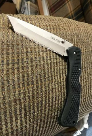 Cold Steel Large Japanese Serrated Tanto Voyager
