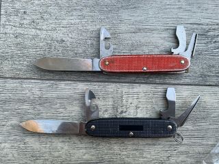 Victorinox Pioneer Alox Swiss Army Knives Black and Red with old cross 3