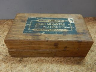 Vintage Norton Hard Arkansas Sharpening Stone Oil Stone In Wooden Case