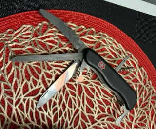 VINTAGE Victorinox Black Swiss Army Trekker Knife w/large locking blade & tools 3
